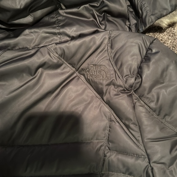 Ladies Northface Winter Jacket - Picture 5 of 9